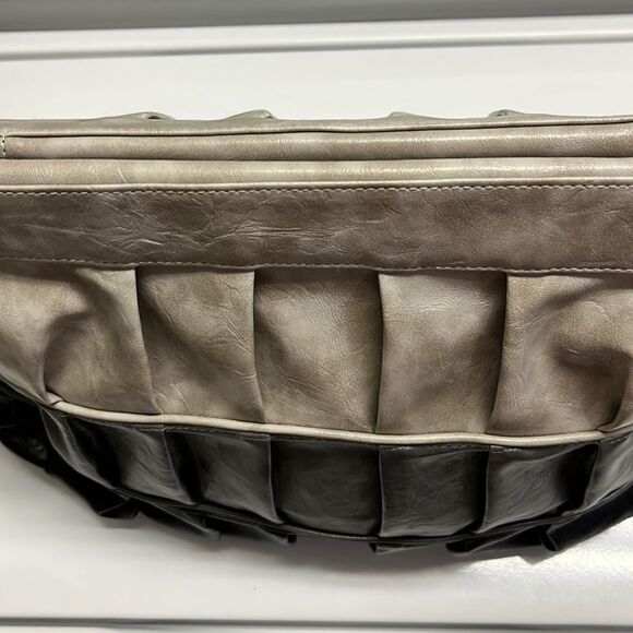 Miche Gray “Heidi” Large Clutch Purse - Picture 3 of 10